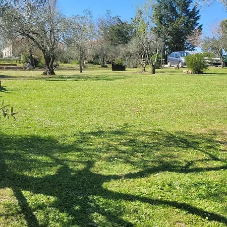 Les Yumboes Rousson (Gard)